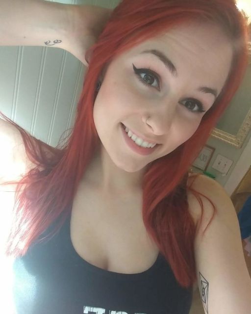 Redhead Girls (21 pics)