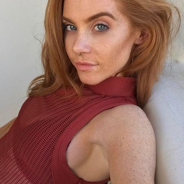 Redhead Girls (21 pics)