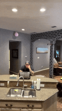 Acid GIFs, July 28 (25 gifs)