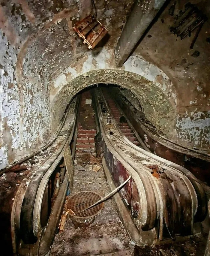 Atmospheric Abandoned Places (23 pics) Atmospheric Abandoned Places (23 pics)