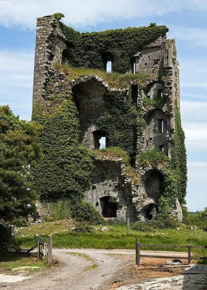 Atmospheric Abandoned Places (23 pics) Atmospheric Abandoned Places (23 pics)