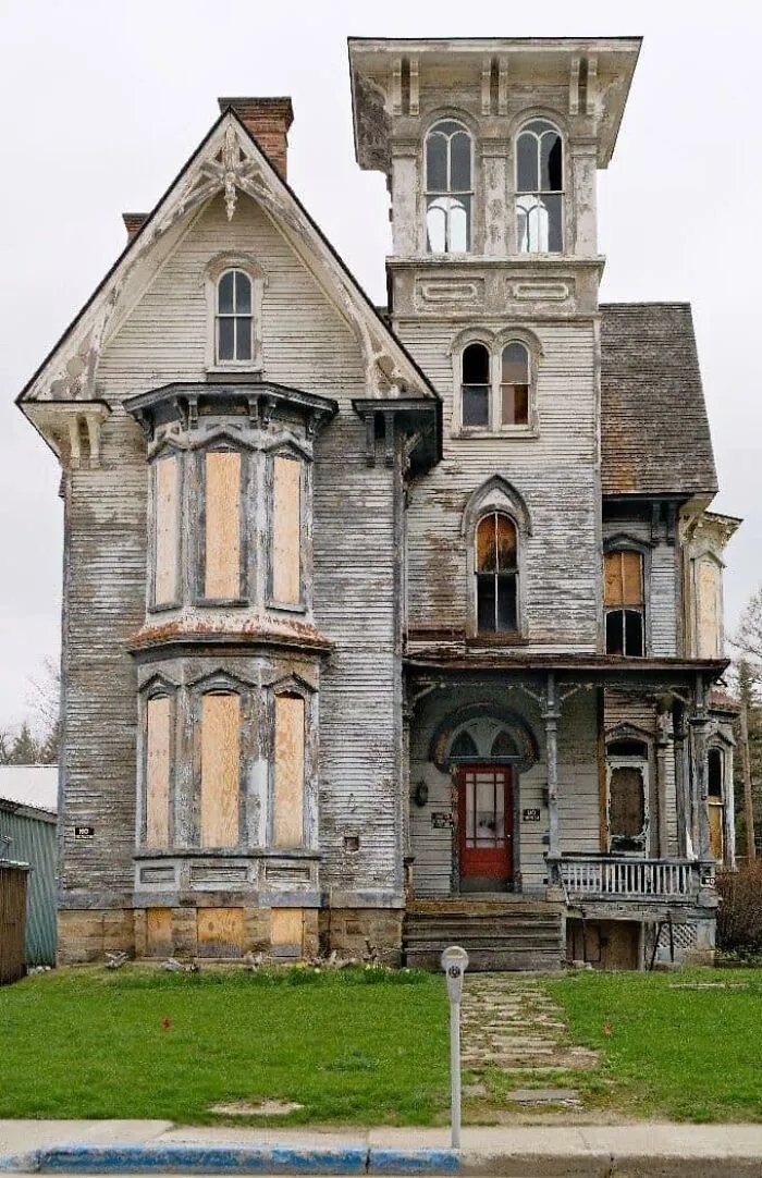 Atmospheric Abandoned Places (23 pics) Atmospheric Abandoned Places (23 pics)