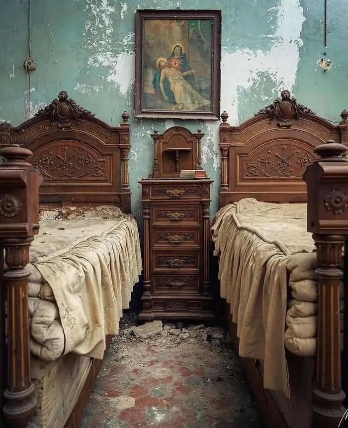 Atmospheric Abandoned Places (23 pics) Atmospheric Abandoned Places (23 pics)