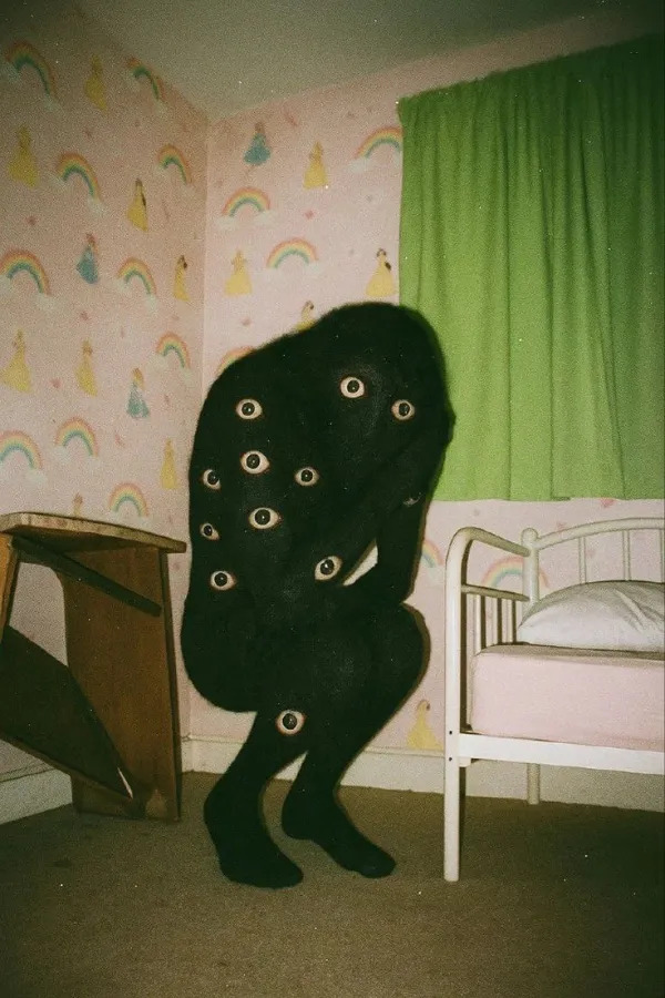 Creepy Photos (25 pics)