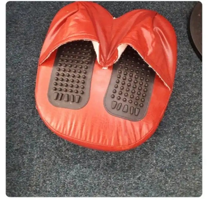 Strange Finds In Thrift Shops (21 pics)