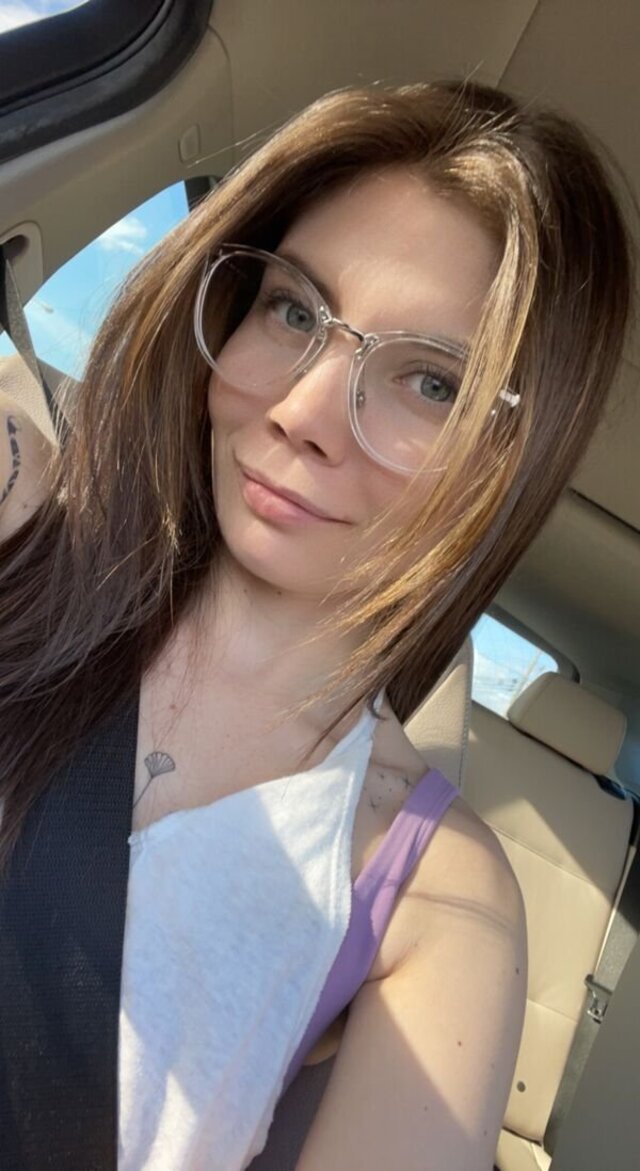 Girls In Glasses (21 pics)