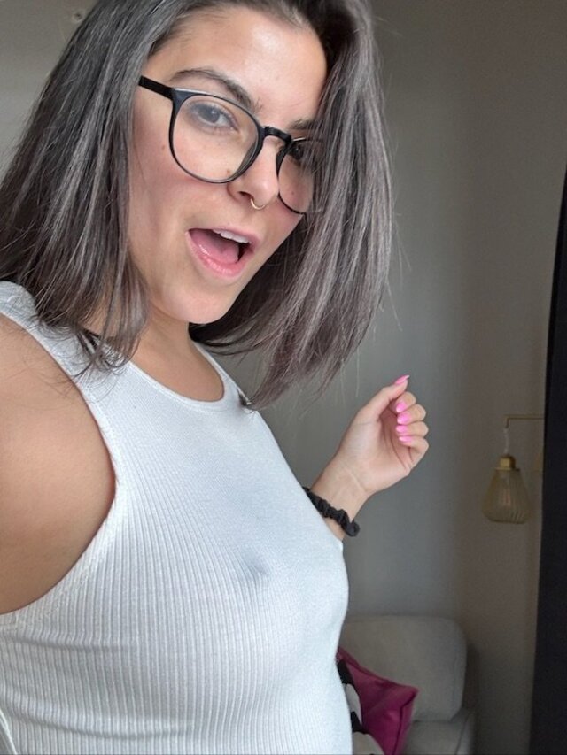 Girls In Glasses (21 pics)