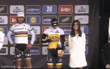 Acid GIFs, August 4 (25 gifs)