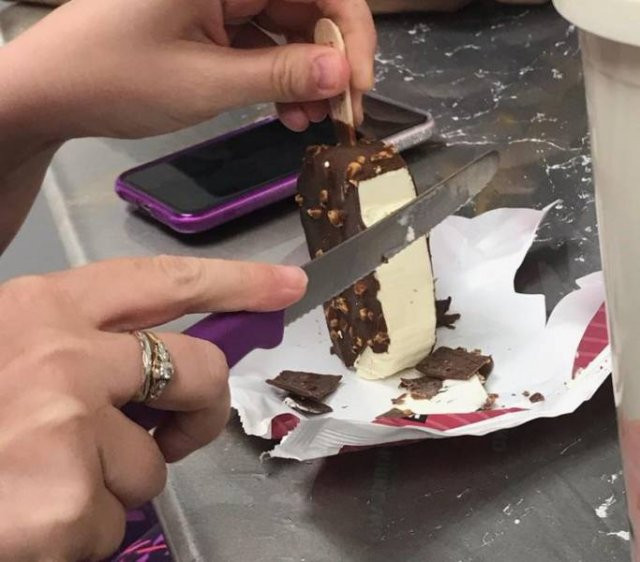It's Annoying (17 pics) It's Annoying (17 pics)