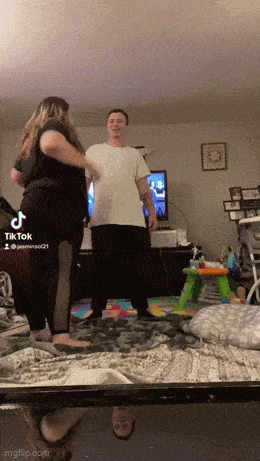 Acid GIFs, August 6 (25 gifs)