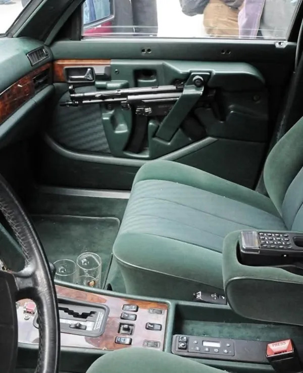 Amazing Car Interiors (23 pics) Amazing Car Interiors (23 pics)