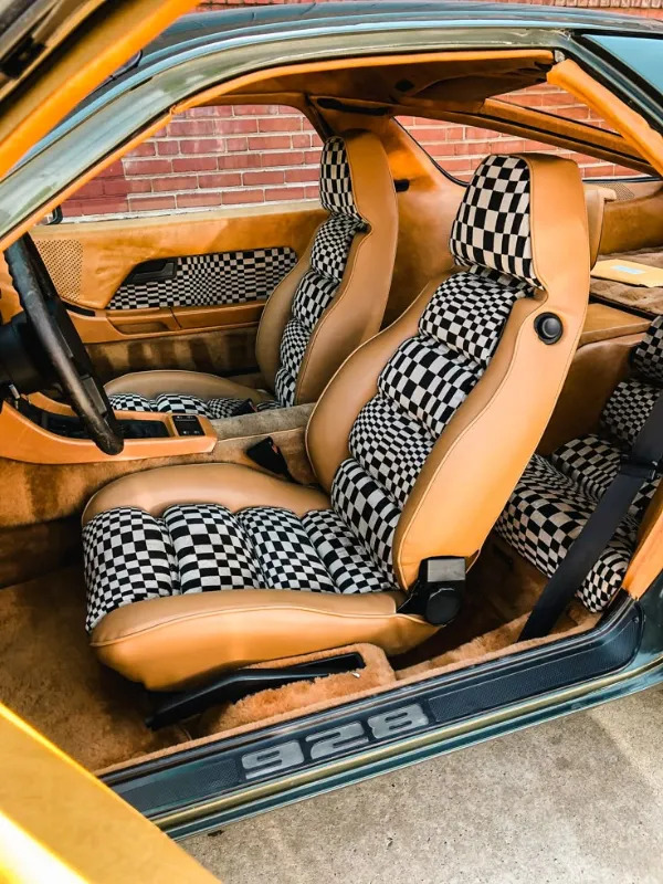 Amazing Car Interiors (23 pics) Amazing Car Interiors (23 pics)
