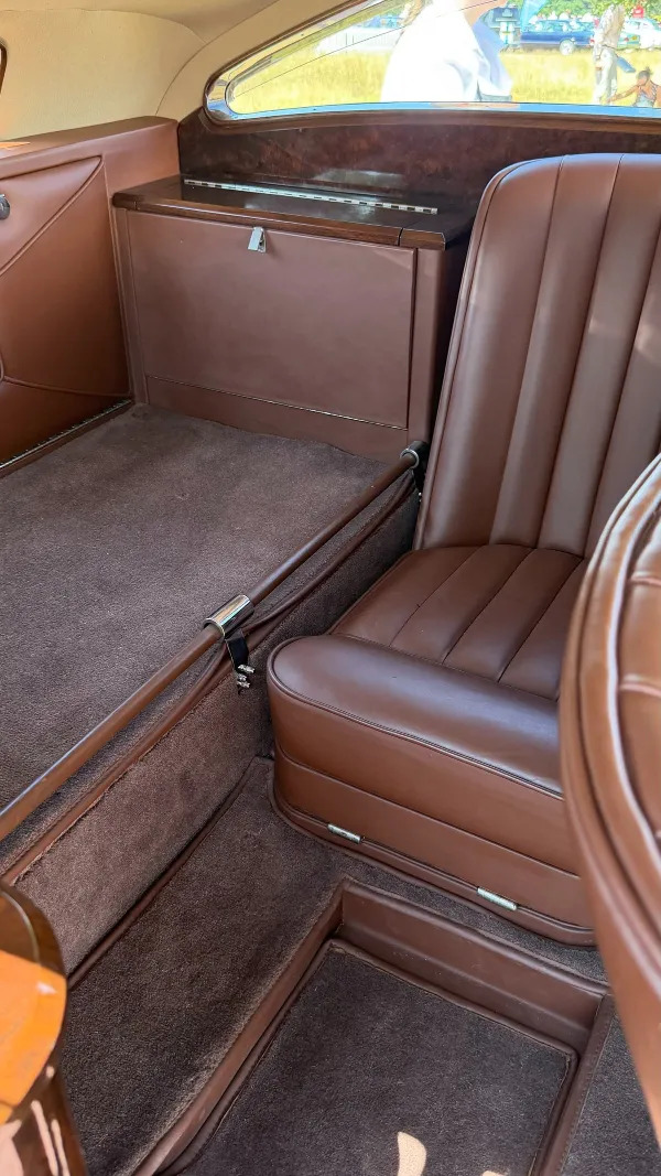 Amazing Car Interiors (23 pics) Amazing Car Interiors (23 pics)
