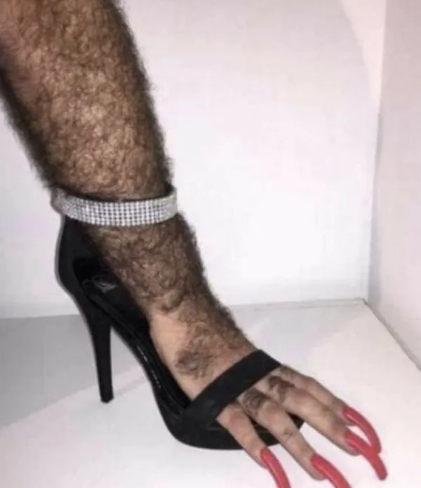 What Is Going On Here? (27 pics)