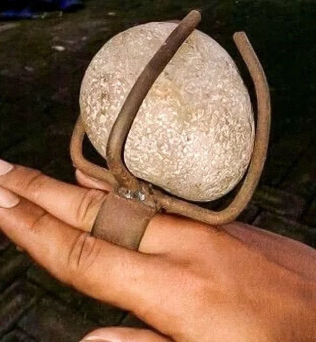 What Is Going On Here? (27 pics)