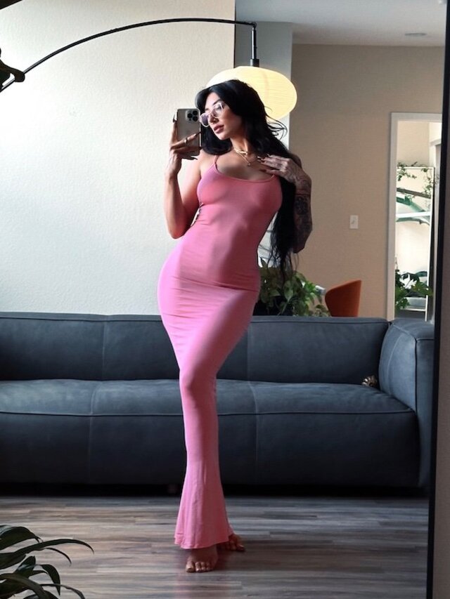 Braless Girls (21 pics)