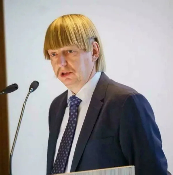 Awful Haircuts (27 pics) Awful Haircuts (27 pics)