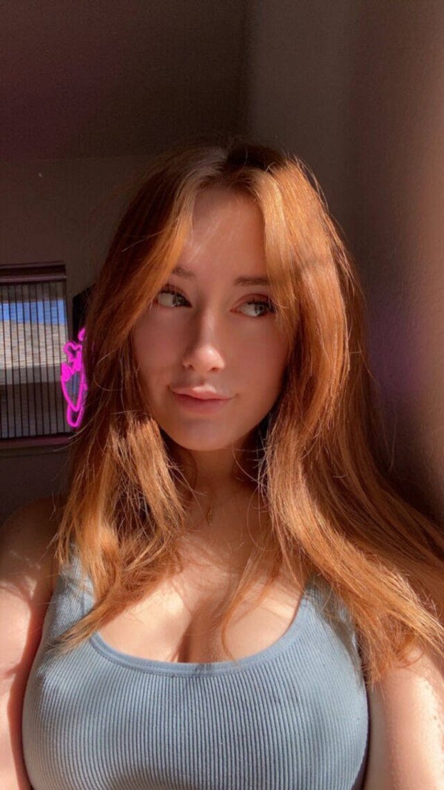 Redhead Girls (21 pics) Redhead Girls (21 pics)