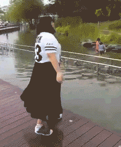 Acid GIFs, August 11 (25 gifs) Acid GIFs, August 11 (25 gifs)