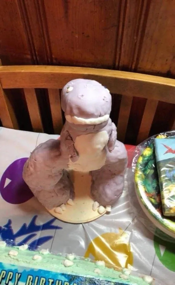 Failed Cakes (21 pics) Failed Cakes (21 pics)