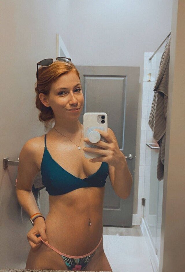 Redhead Girls (21 pics)