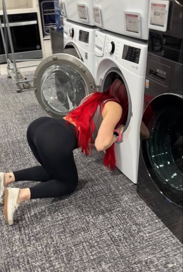 Girls In Tight Pants (21 pics) Girls In Tight Pants (21 pics)