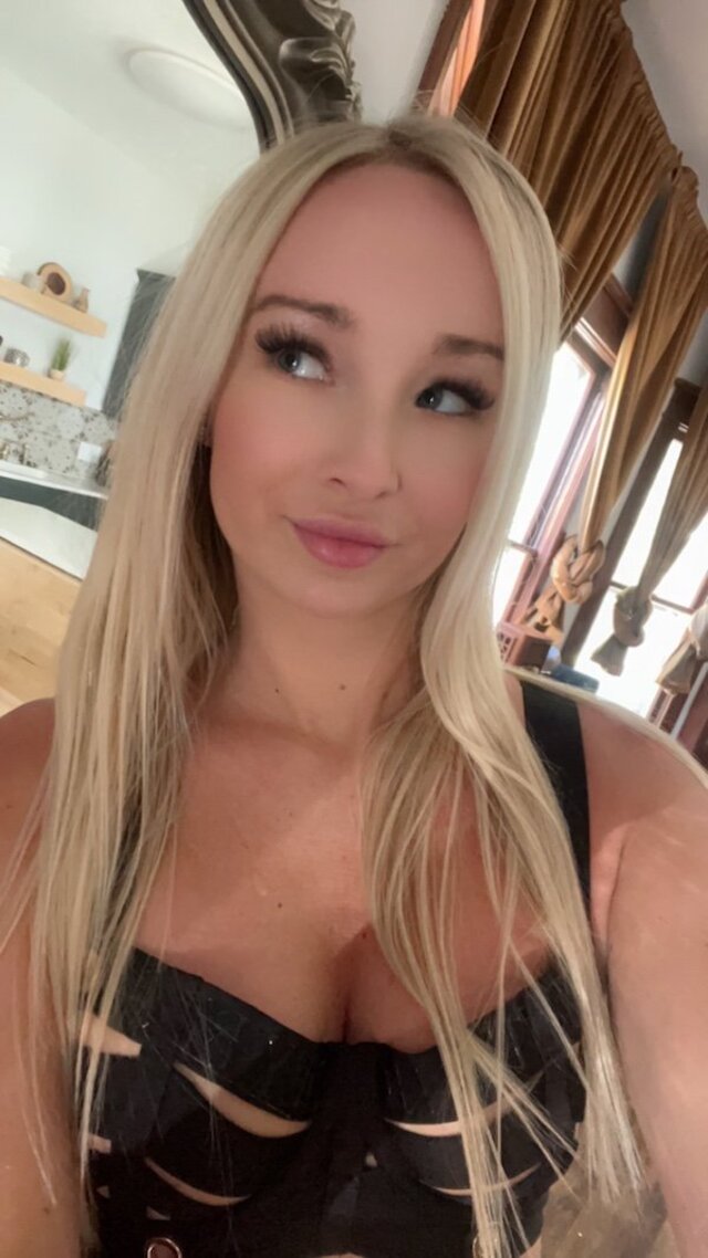 Slim Girls (21 pics) Slim Girls (21 pics)