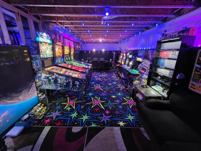 Cool Man Caves (19 pics) Cool Man Caves (19 pics)