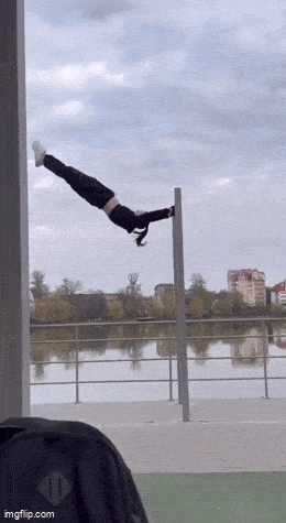 Acid GIFs, August 17 (25 gifs) Acid GIFs, August 17 (25 gifs)