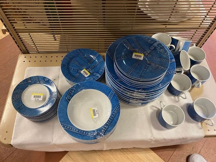 Strange Finds In Thrift Shops (15 pics)