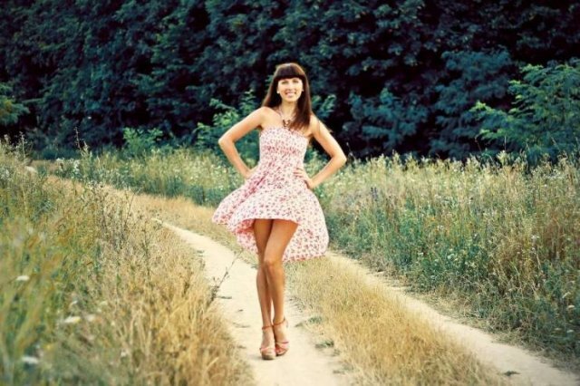 Girls In Sundresses (21 pics)