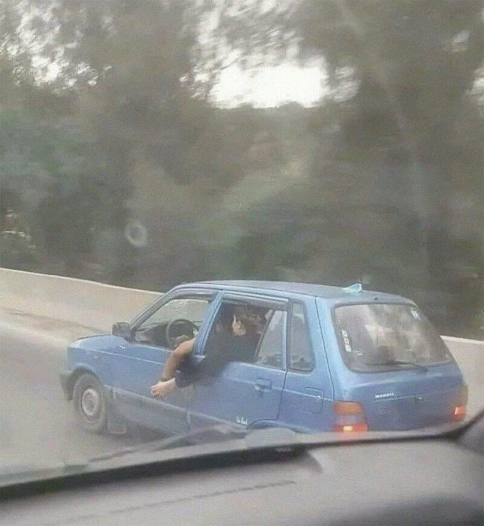 What Is Going On Here? (14 pics)