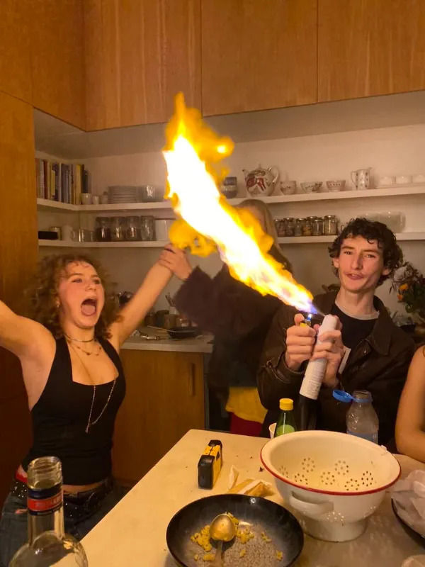 What Is Going On Here? (25 pics)