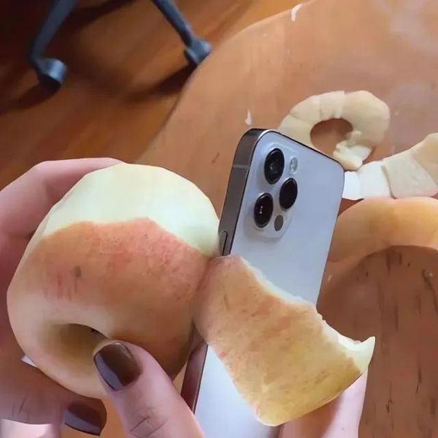 What Is Going On Here? (25 pics)