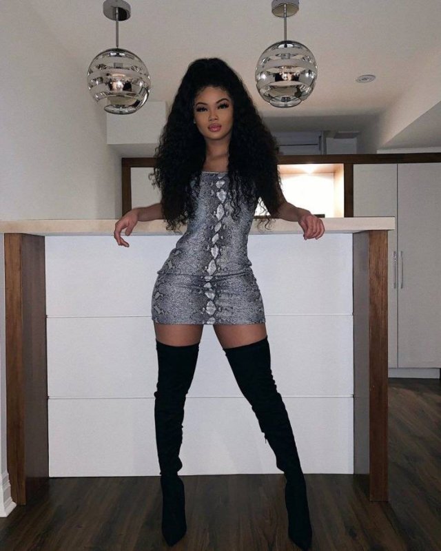 Girls On High Heels (21 pics) Girls On High Heels (21 pics)
