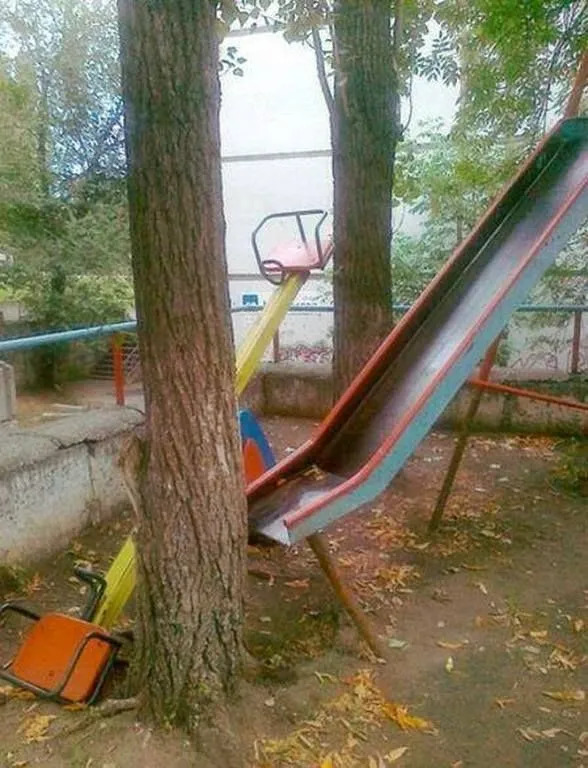 Failed Playgrounds (23 pics) Failed Playgrounds (23 pics)