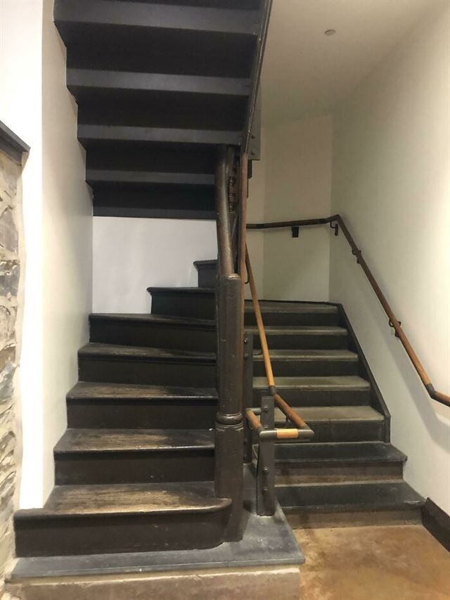 Dangerous Stairs (25 pics)