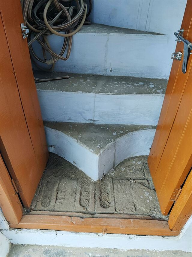 Dangerous Stairs (25 pics)