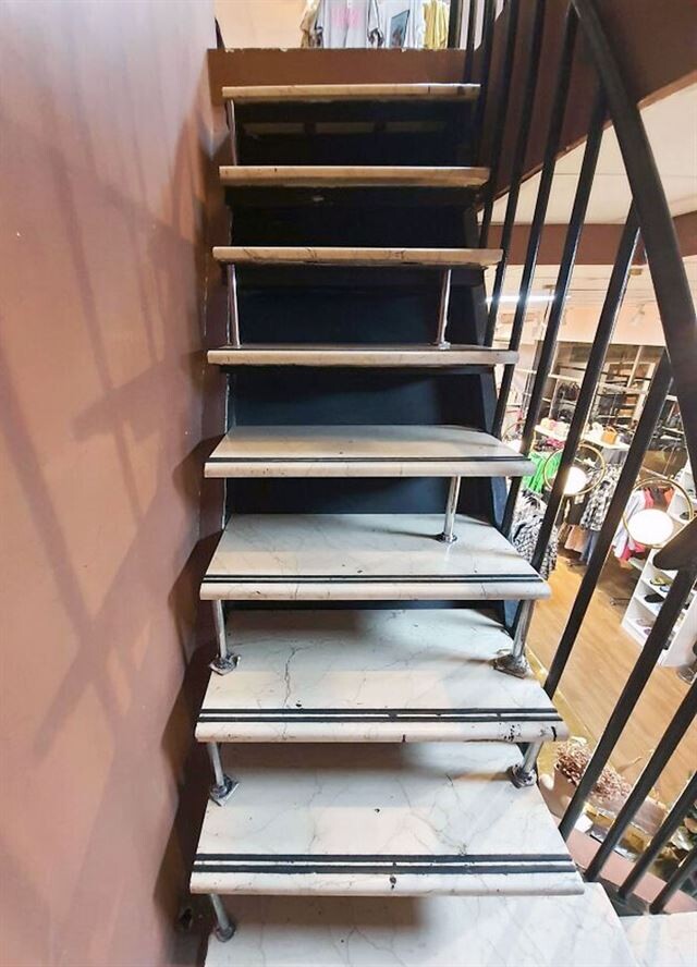 Dangerous Stairs (25 pics)