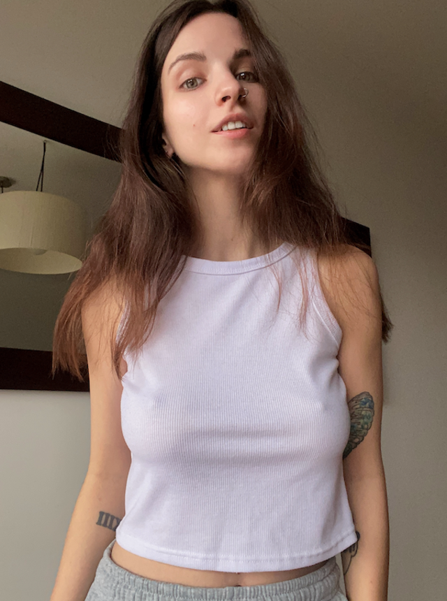 Braless Girls (21 pics)