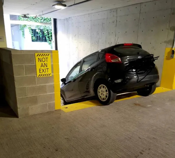 Awful Drivers (23 pics) Awful Drivers (23 pics)