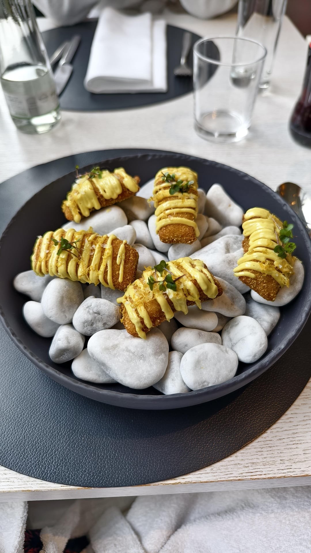Crazy Food Serving (21 pics)