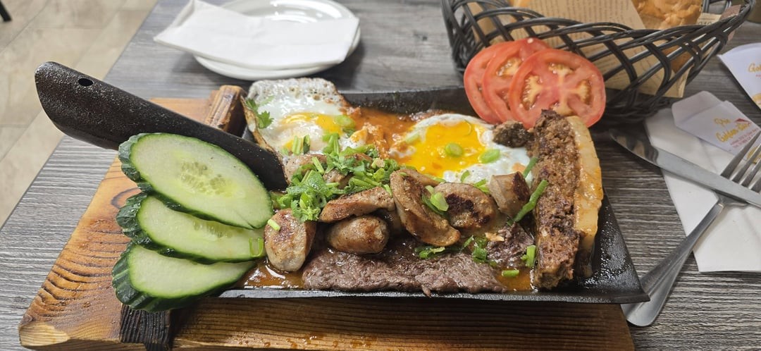 Crazy Food Serving (21 pics)