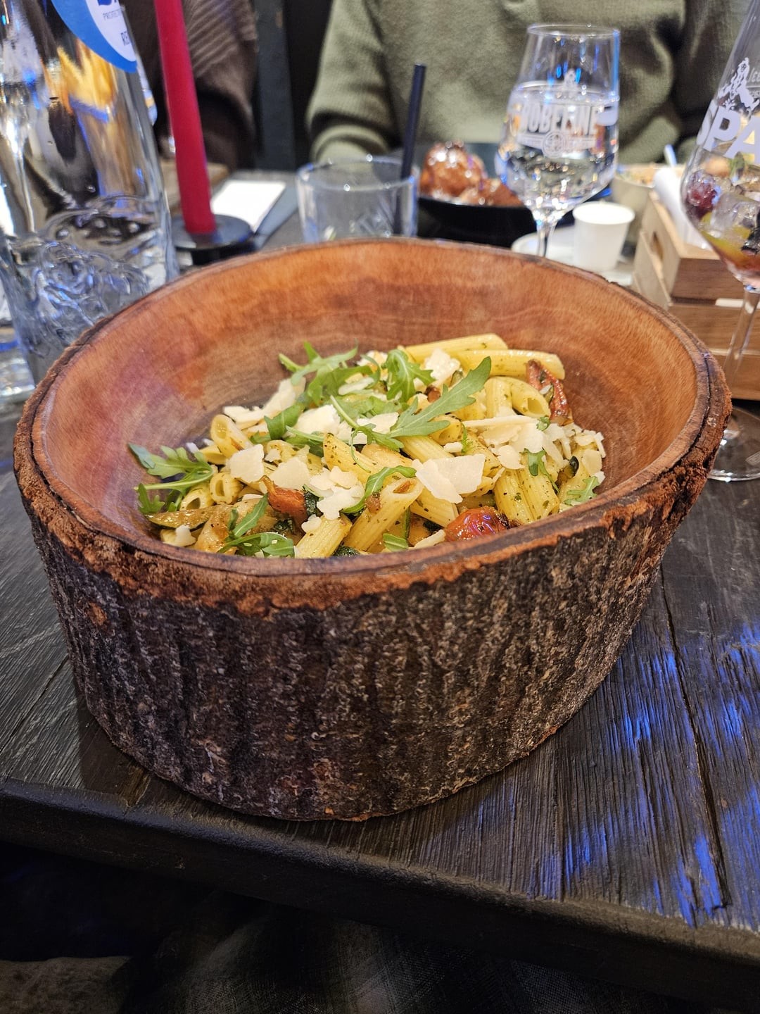 Crazy Food Serving (21 pics)