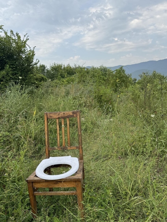What Is Going On Here? (18 pics)