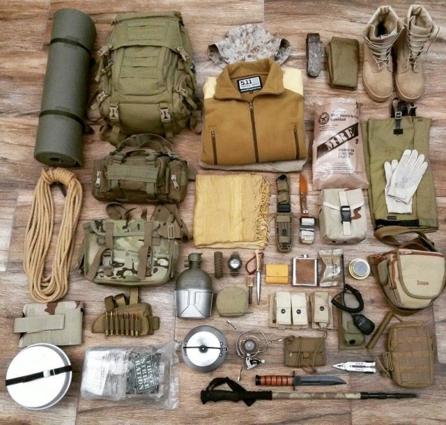 Survivalists Showed Off Their Kits (15 pics)