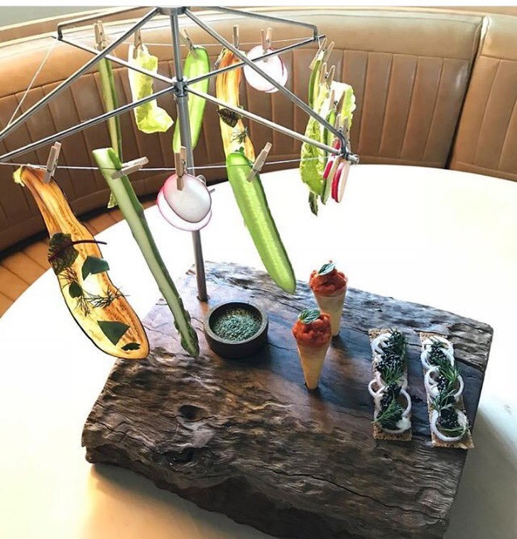 Weird Food Serving (17 pics)