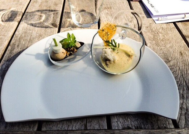 Weird Food Serving (17 pics)