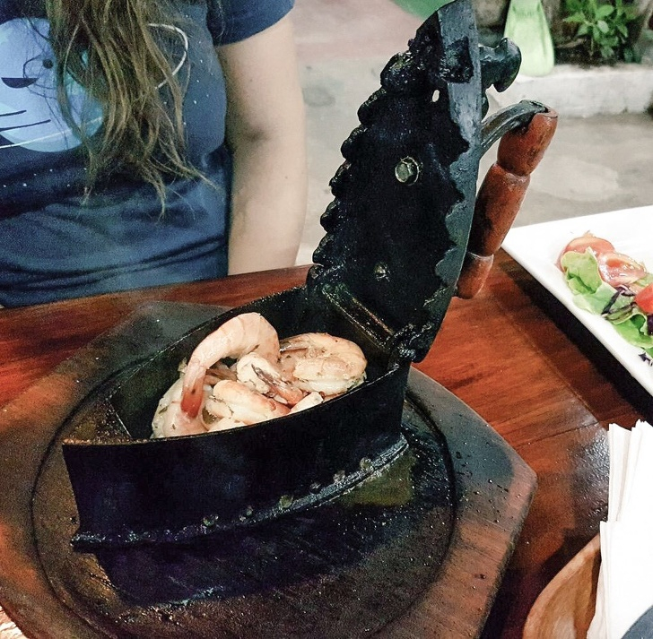 Weird Food Serving (17 pics)