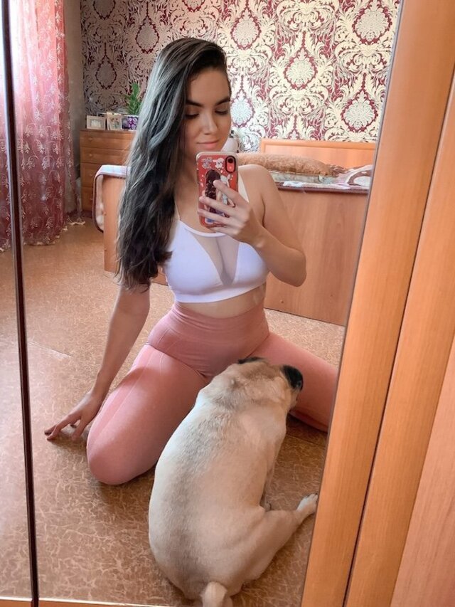 Selfie Girls (21 pics)